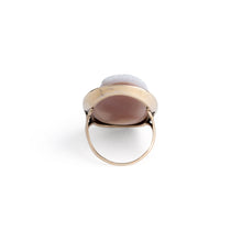 Charger l&#39;image dans la galerie, Bague en or jaune en camée agate représentant une tête d&#39;homme
