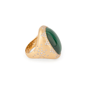 Bague or jaune brossée ornée d'une malachite